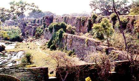 A view of northern enclosure walls of Srirangapatna fort